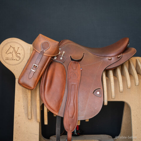 Bivouac-vallee-sellier-hermes-sur-mesure-selle-rando-arcades-interchangeables-panneaux-laine