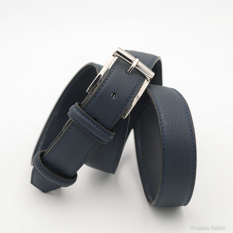 Ceinture doublée bleue, boucle Poursin laiton nickelée.