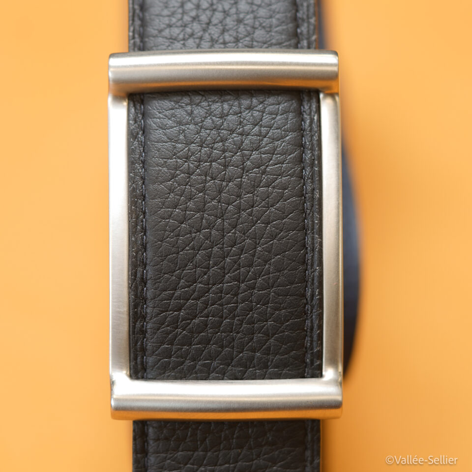 Ceinture réversible 35 mm, boucle Poursin laiton nickelé satiné.